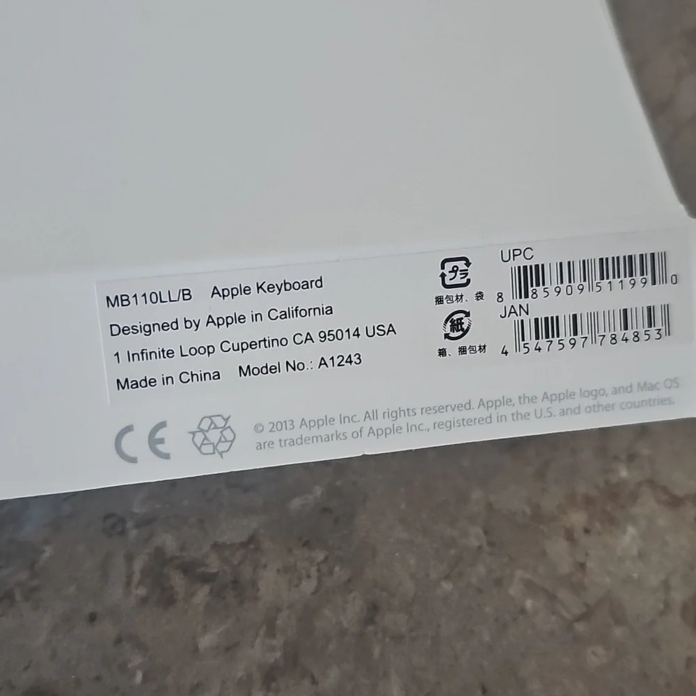 Wired Apple Keyboard In Original Box - Picture 2 of 4